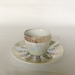 エナメルとキラキラ輝くラスター彩のデミタスカップ・茶系 2枚目の画像