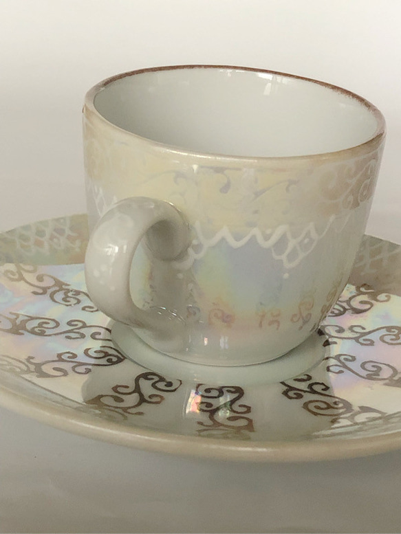 エナメルとキラキラ輝くラスター彩のデミタスカップ・茶系 10枚目の画像