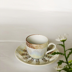 エナメルとキラキラ輝くラスター彩のデミタスカップ・茶系 3枚目の画像