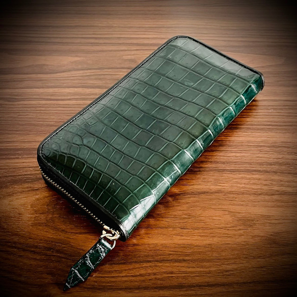 クロコダイル 長財布 シャイニング加工 一枚革 大容量 カード１５枚収納 ダークグリーン 深緑 メンズ レディス 1枚目の画像