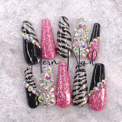 チップ種類、カラー変更可能》ピンクシルバーラメブラックゼブラネイル