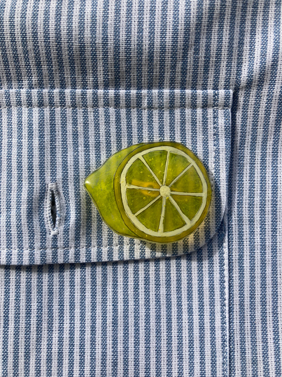 切ったレモンのブローチ 1枚目の画像