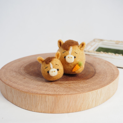 受注制作】まゆうま(栗毛・こげ茶・黒・白)羊毛フェルト 羊毛フェルト