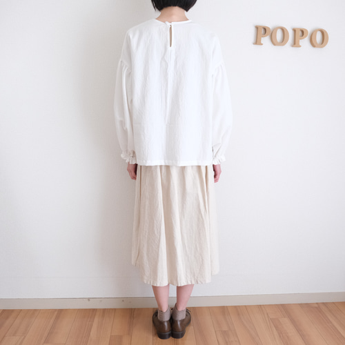 ノーカラー袖口フリル バルーンスリーブブラウス しわ加工 ホワイト