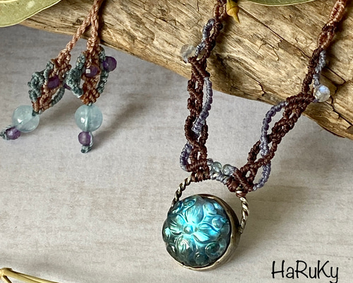 アンティーク風♢ムガルカービングクォーツとラブラドライトの