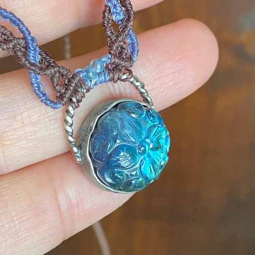 アンティーク風♢ムガルカービングクォーツとラブラドライトの