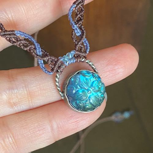 アンティーク風♢ムガルカービングクォーツとラブラドライトの