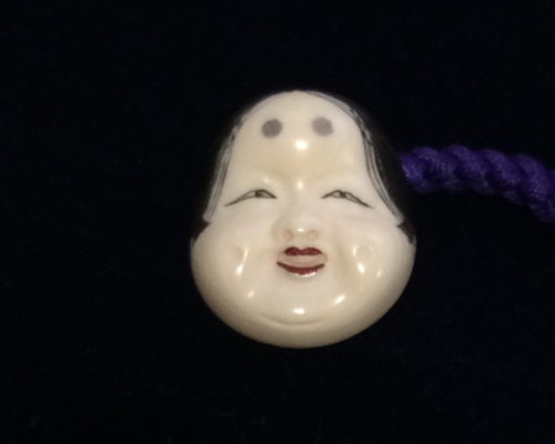天然素材牙彫刻ひようたん根付け新品、シルクの紐付けています 天然