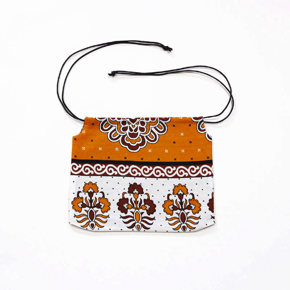 アフリカ布の巾着ショルダー（カンガ）斜めがけ たすき掛け インナーバッグ 3枚目の画像