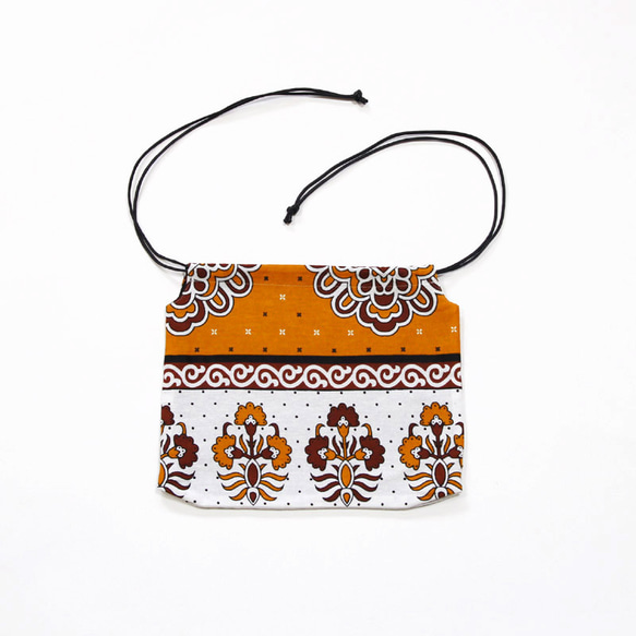 アフリカ布の巾着ショルダー（カンガ）斜めがけ たすき掛け インナーバッグ 2枚目の画像