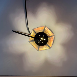 「スリムなランプ/イエローピンク系」吊り下げ型・ステンドグラス　卓上ランプ　春 6枚目の画像