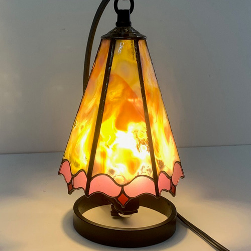 スリムなランプ/イエローピンク系 吊り下げ型・ステンドグラス 卓上