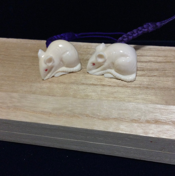 象牙　根付　十二支（子）ネズミ（中） 