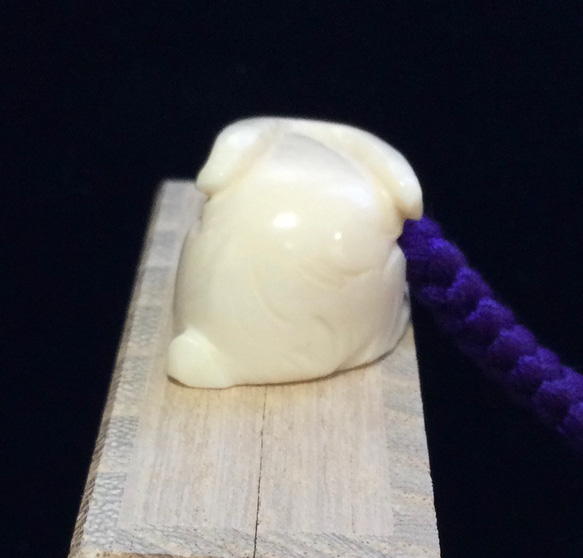 象牙　根付　十二支（卯）ウサギ（中） 