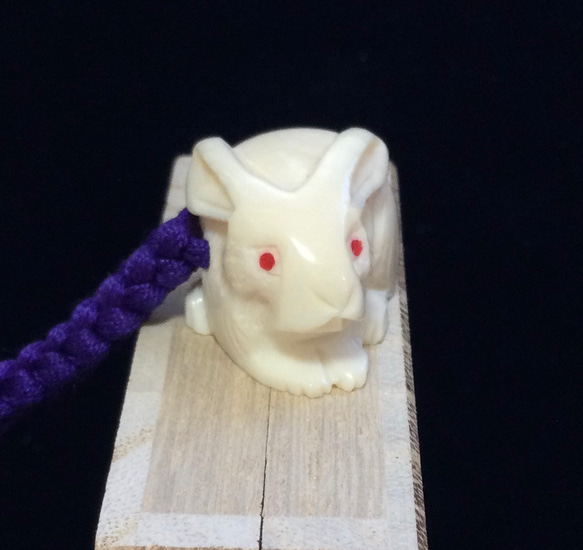 象牙　根付　十二支（卯）ウサギ（中） 