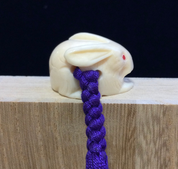 象牙　根付　十二支（卯）ウサギ（中） 