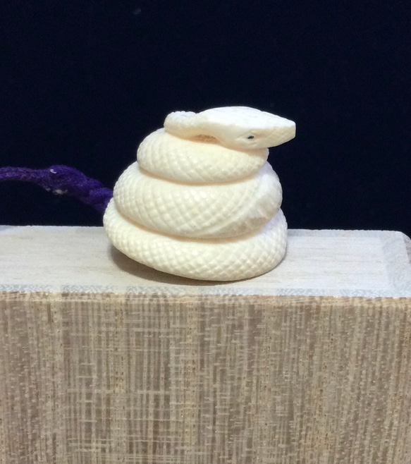 象牙 根付 十二支（巳）ヘビ（中)① キーホルダー 石橋象牙店