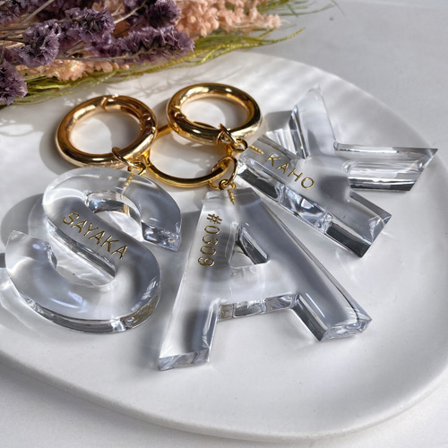 名入れ】イニシャルチャーム / クリア 透明 イニシャルキーホルダー  