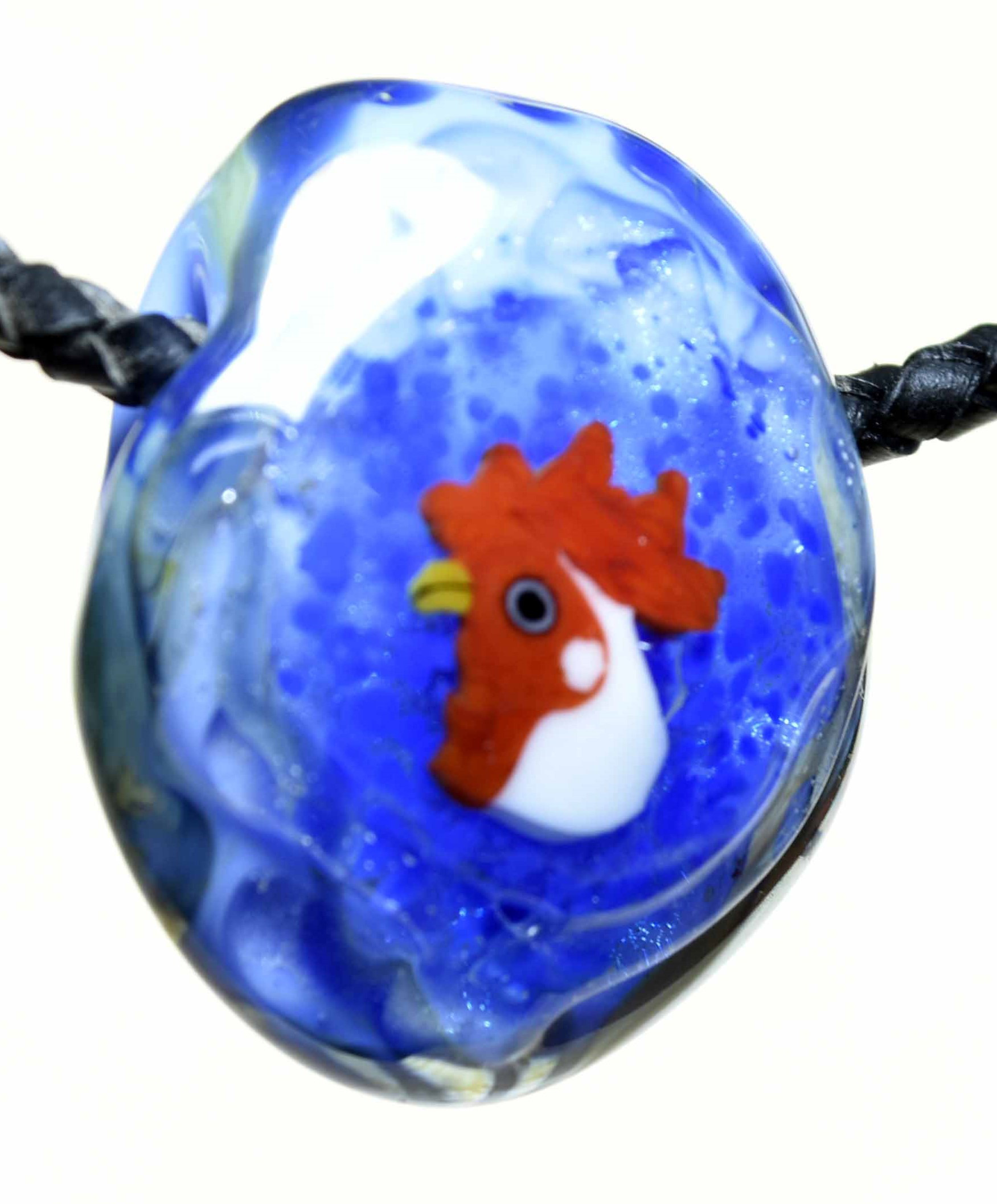 創作トンボ玉　ニワトリ　ガラスのジュエリー　*ペンダントトップ（ｙ1734-476）作家物一点物