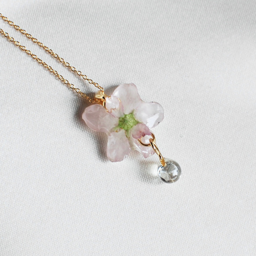 コフレ】ジルコニアの雫したたる朝露桜✴︎一輪（啓翁桜