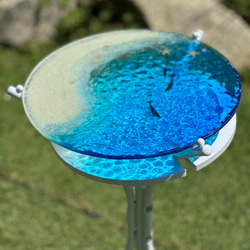 新作　ペイズリーホワイトビーチ イルカの親子 ガラスガラスサイドテーブル丸 〜SEA  table 1枚目の画像