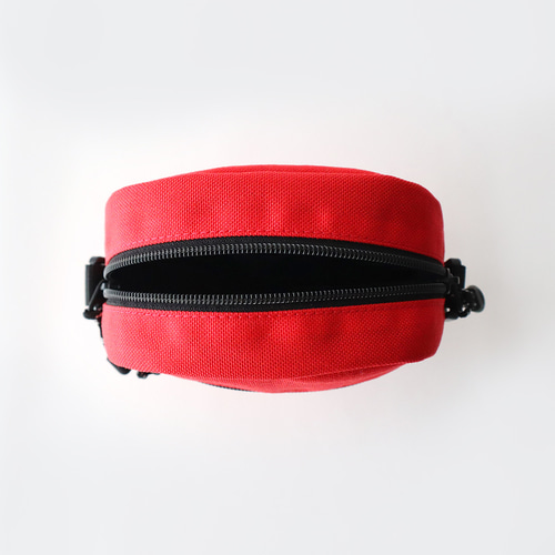 新品◆完売品◆撥水加工×ポリエステル◆ミニバッグ◆赤 ちょっとしたお出かけに！ コンパクト&撥水 ミニショルダー