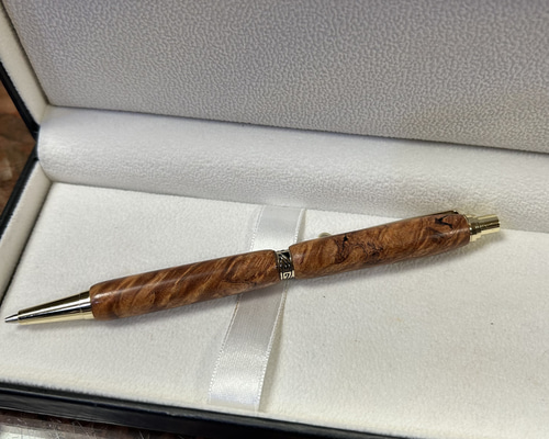 世界に一本だけ】花梨の瘤シャープペン 芯0.5mm CZ1015 木材・板 世界に一本だけ】花梨の瘤シャープペン 芯0.5mm CZ1015 木材・板