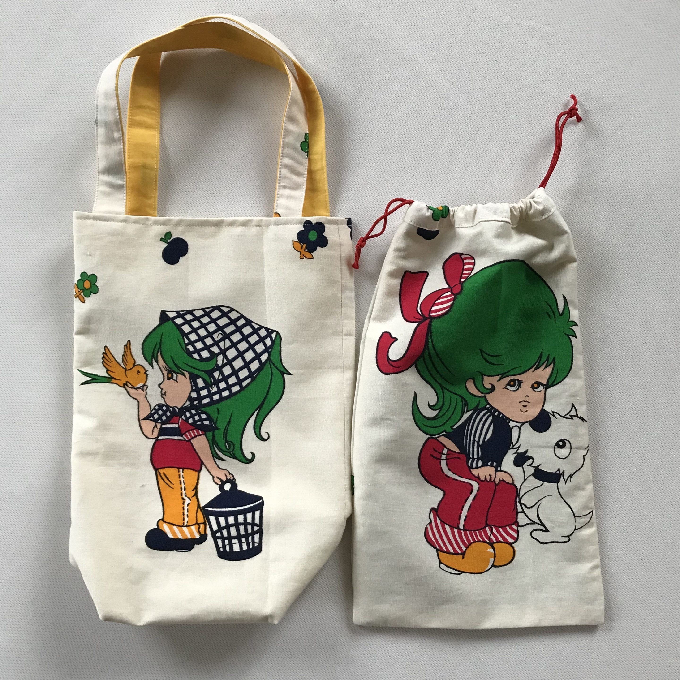 【2つセット】ビンテージコットン生地　トートバッグと巾着　レトロ　イラスト