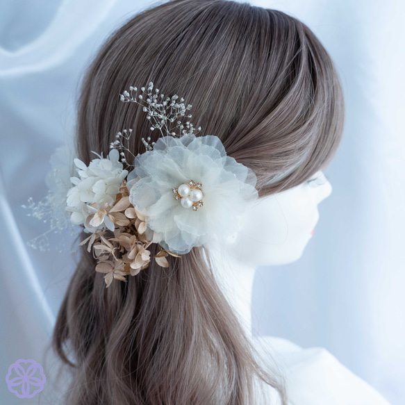 ふわふわシフォン×ゴールド系フラワーの髪かざり　結婚式　卒業式　成人式　花嫁　ウェディング　ヘアアクセサリー 2枚目の画像