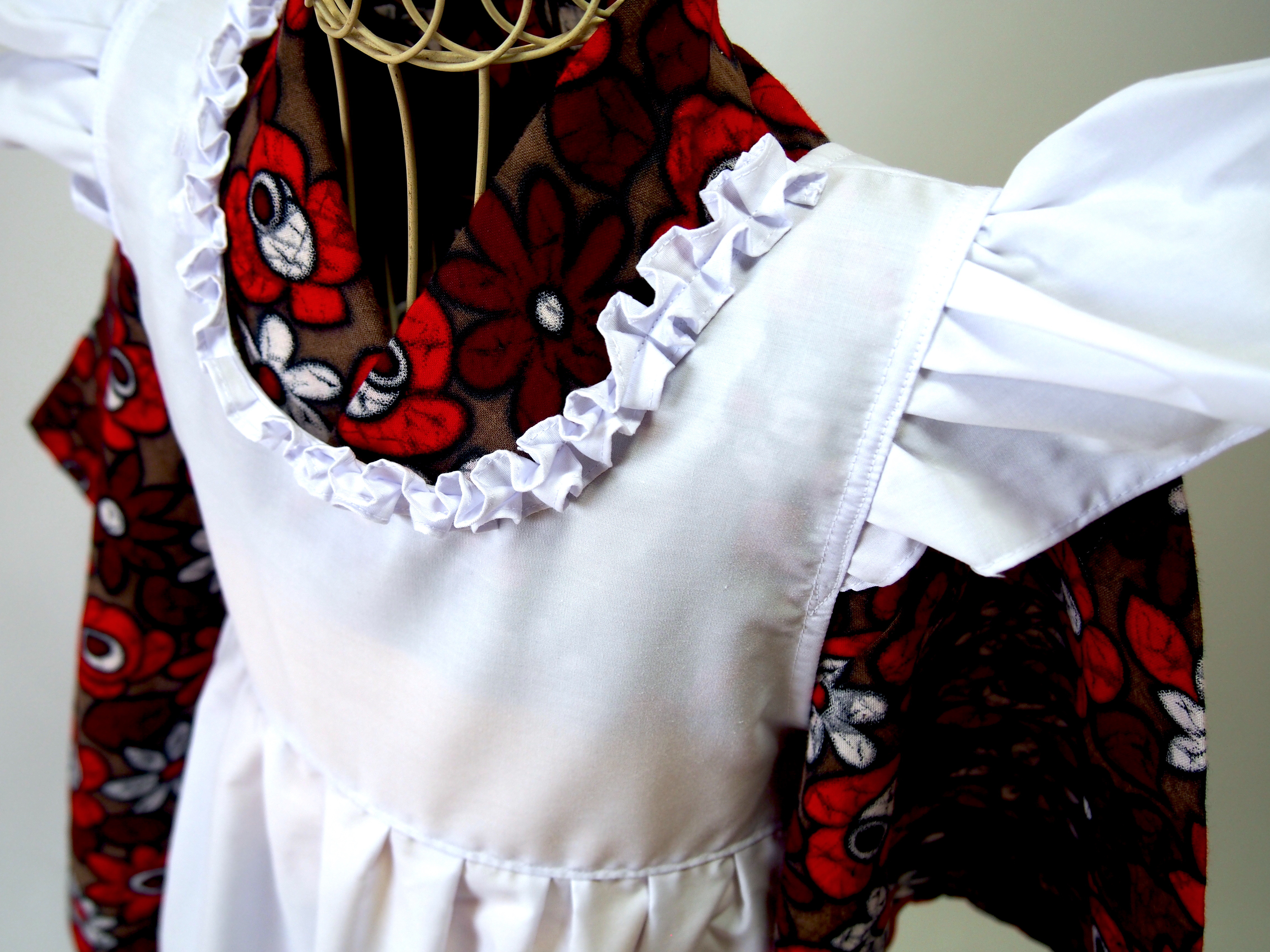 【蛍光晒し白】袖の長い着物の味方！！可愛いくて便利なエプロンドレス★ソデストッパー付き★ふりふりエプロン被布／子供キッズ