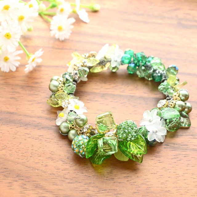 青りんご、実る ビジュー シュシュ＊ブレスレット