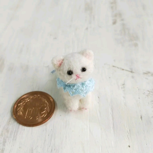 受注制作 羊毛ミニチュア子猫(白猫)ドールハウス、ミニチュア