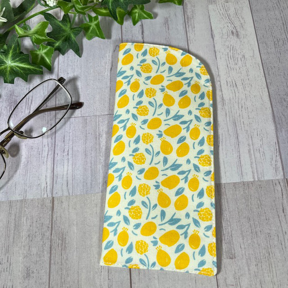 黄色いお花の薄型メガネケース　現物　送料込み 2枚目の画像