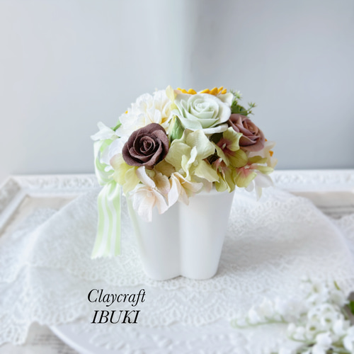 クレイ ひまわりとカーネーションとバラのアレンジメント アート