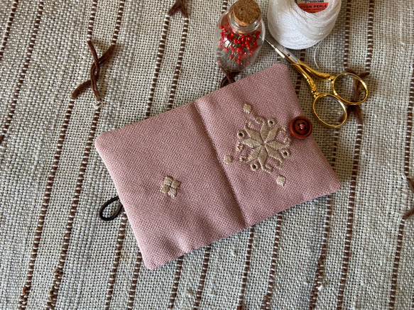刺繍のニードルブック(アッシュローズ) フェルトカラー ピンク