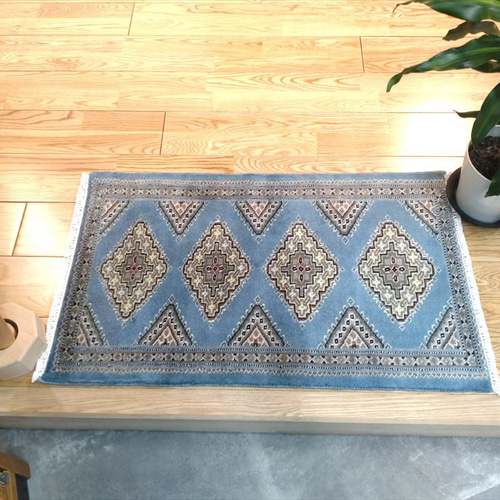 パキスタン絨毯 シルクタッチ 玄関マット ライトブルー 77x47cm 手織り
