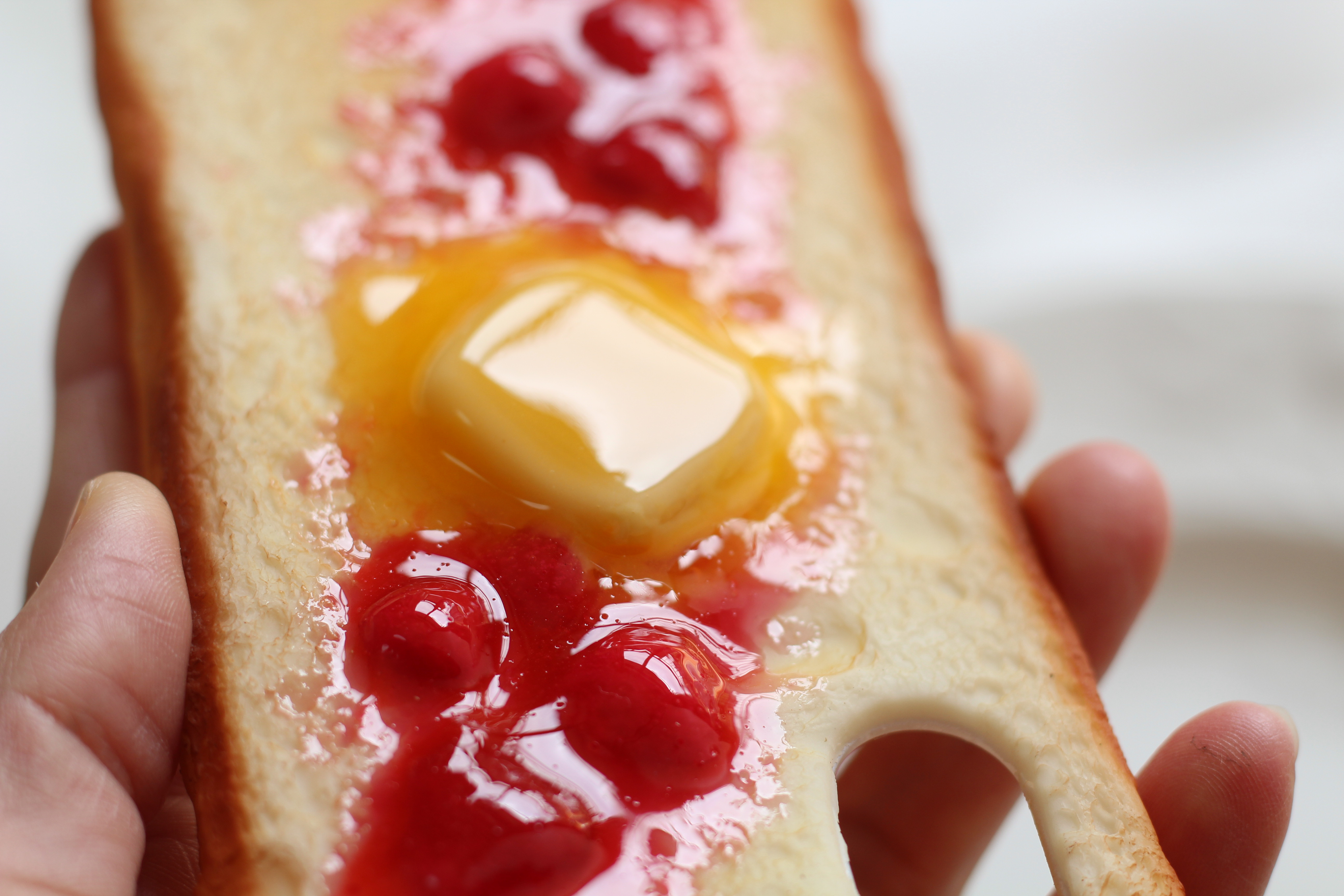 1カ月待ち〈iPhone/Android 全機妖精のバター苺ジャムの天の川トーストのスマホケース*iphone16対応