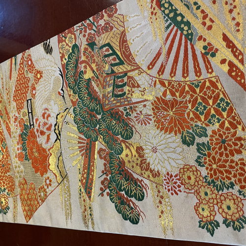 2120豪華刺繍の花嫁衣裳の丸帯リメイク 正絹テーブルランナー テーブル