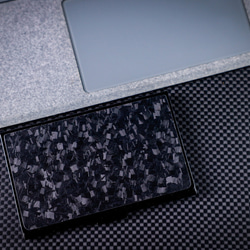 碳纖維名片盒 1K斜橫銀色紋路&石墨黑金屬不鏽鋼 第3張的照片