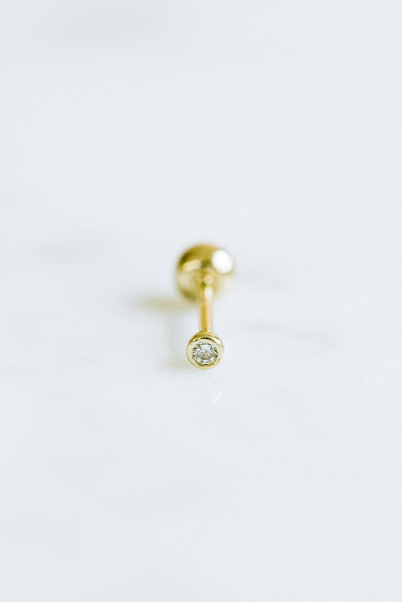 14K金 ゴールド 1mm .Cz Bezel ヘリックス 軟骨 トラガスインナーコンクバーベルイヤリング ピアス 2枚目の画像