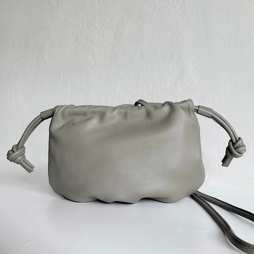 本革 巾着ショルダーバッグ 名入れ キーホルダー付き レザーバッグ