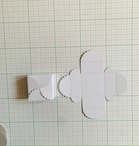 ミニギフトボックス　ホワイト系厚紙　10枚　処分価格 8枚目の画像