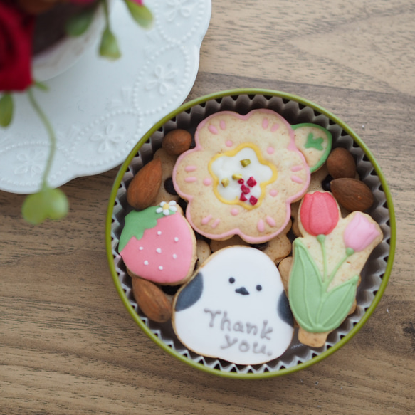 母の日♡バター不使用アイシングクッキー缶☆シマエナガとお花♡オプションにて、焼き菓子&紅茶セットを追加可能☆ 6枚目の画像