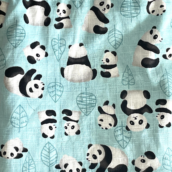 仲良しパンダ親子巾着袋　25×20 ループ、撥水加工裏付き　　水色 3枚目の画像