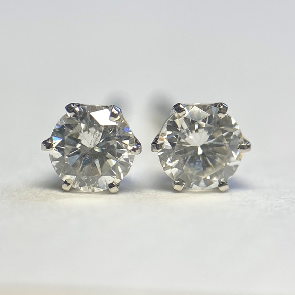 未使用pt900天然ダイヤスタッド・フクリンピアス0.05ct×2計0.10ct 未使用pt900天然ダイヤスタッド・フクリンピアス0.05ct×2計0.10