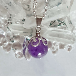 「二月生日石」紫水晶天然石手術不鏽鋼項鍊吊墜 第3張的照片