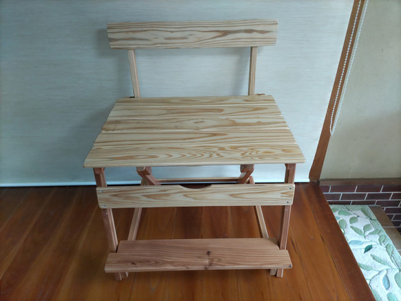 杉サウナ用背もたれ付折りたたみイス（平行四辺形タイプ）（奥行50cm