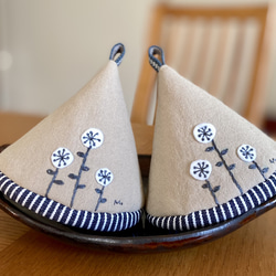 【小梅】STAUB 三角鍋つかみ 4点　ラメール　オーベルジン　刺繍 STAUBストウブ 三角鍋つかみ🍒 】作り方 ミシン刺繍 刺繍プロ8