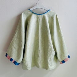 送料無料 " 新緑 "コットンシルク素材 藍染+泥染 上品で軽やか、ほのかな光沢感のあるショート丈カーディガン　羽織り 7枚目の画像