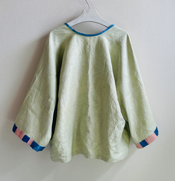 送料無料 " 新緑 "コットンシルク素材 藍染+泥染 上品で軽やか、ほのかな光沢感のあるショート丈カーディガン　羽織り 7枚目の画像